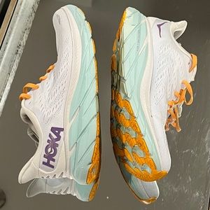 HOKA Clifton 8 running shoes